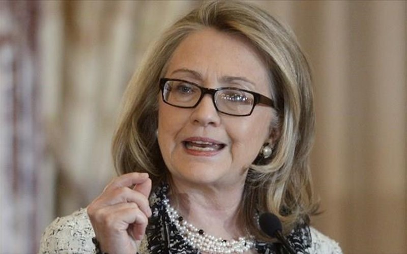 tin-atsalini-apofasistikotita-tis-merkel-epainei-i-xilari-klinton-se-biblio-tis-xilari-klinton-se-biblio-tis