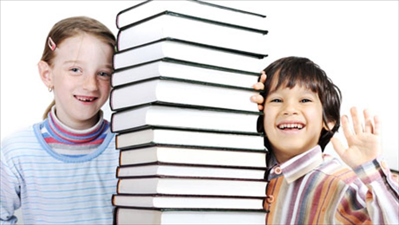 to-paidiko-biblio-giortazei-stis-2-apriliou-apriliou