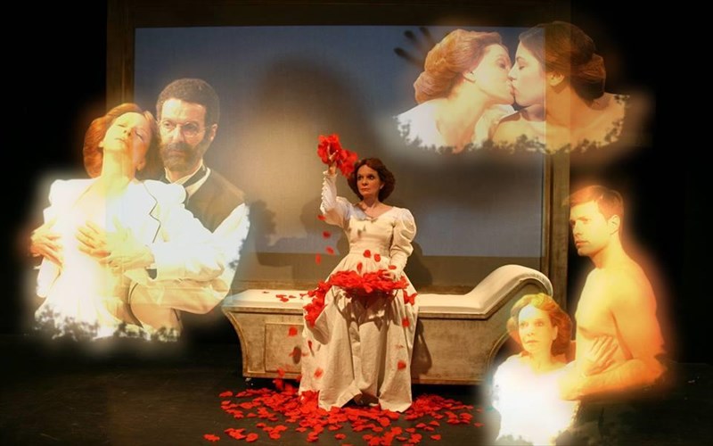 tin-kuriaki-peftei-i-aulaia-gia-tin-parastasi-ego-i-martha-froint-martha-froint