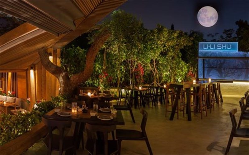 duo-full-moon-parties-sto-kentro-tis-polis