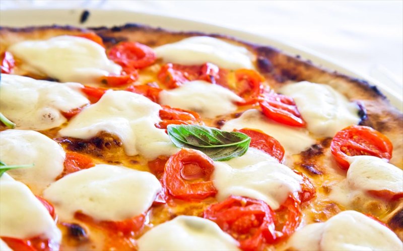 magikes-bradies-sto-mpalkoni-me-tis-files-sas