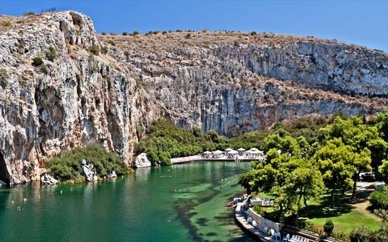 i-athina-epanatopotheteitai-sto-kadro-tou-pagkosmiou-tourismou