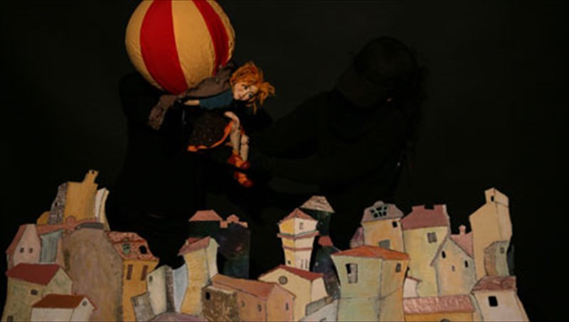 mia-koukloperipeteia-sto-theatro-eliart