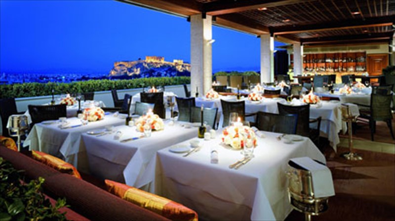 neos-sef-kai-ananeomeno-menou-sto-gb-roof-garden