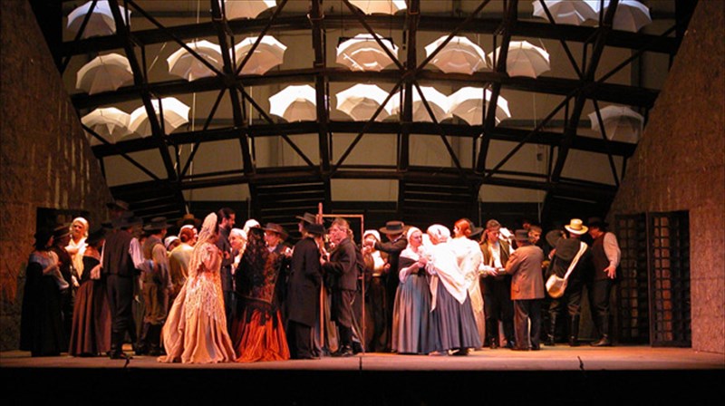 ksekinise-i-propolisi-eisitirion-gia-tin-karmen-propolisi-eisitirion-gia-tin-karmen