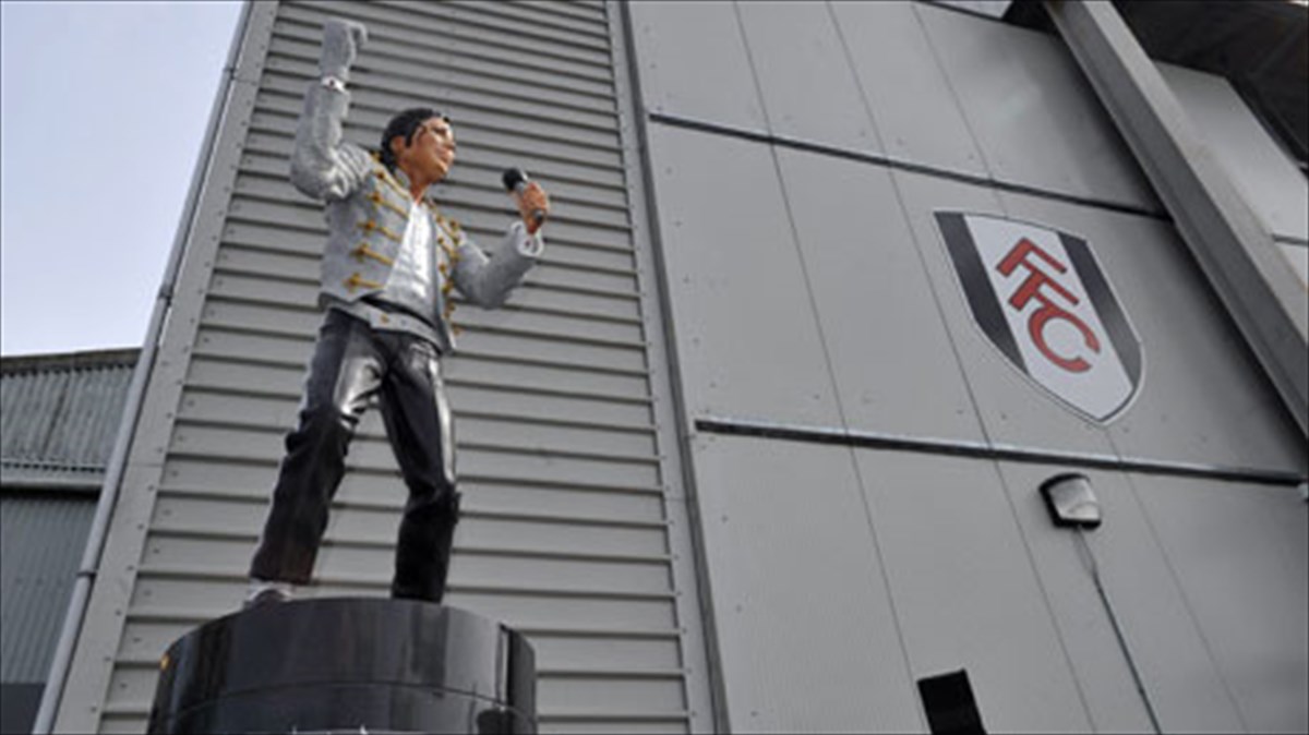 ti-sxesi-eixe-o-michael-Jackson-me-to-podosfairo-michael-Jackson-me-to-podosfairo