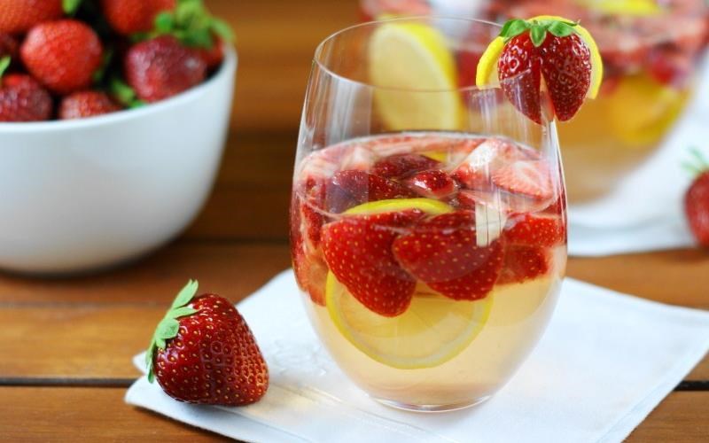 5-kalokairina-cocktails-me-fraoula-kalokairina-cocktails-me-fraoula