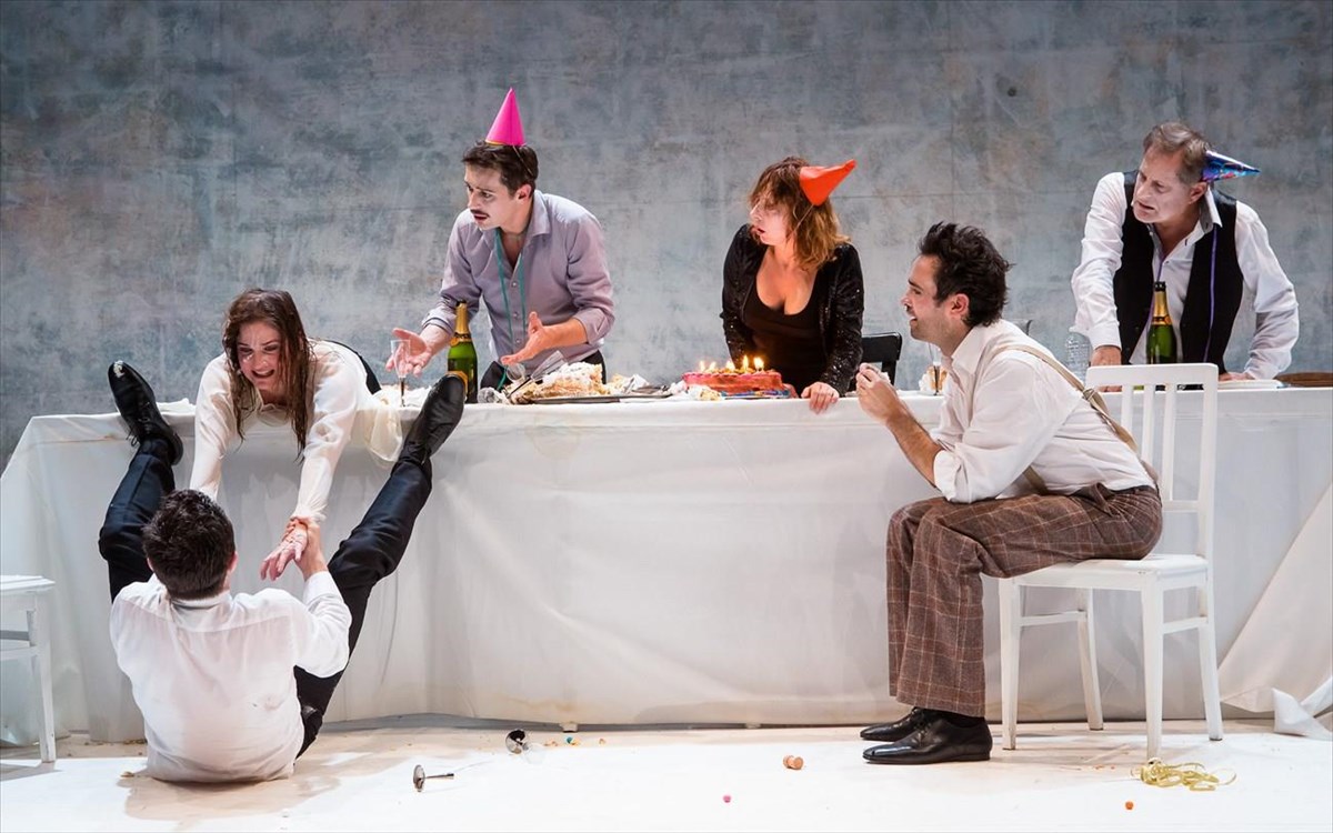 ionesco-suite-foto-upsili-analusi-2014