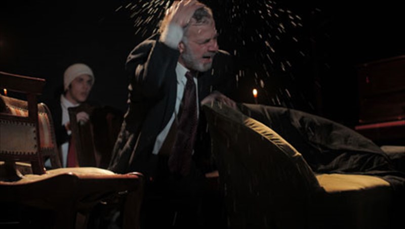 skines-apokalupsis-sto-theatro