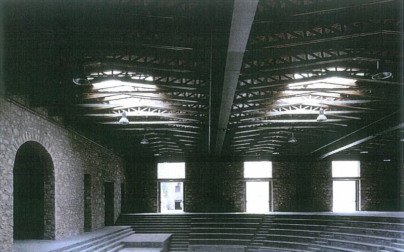 to-sxoleion-tis-athinas-eirini-pappa-paraxoreitai-sto-ethniko-theatro