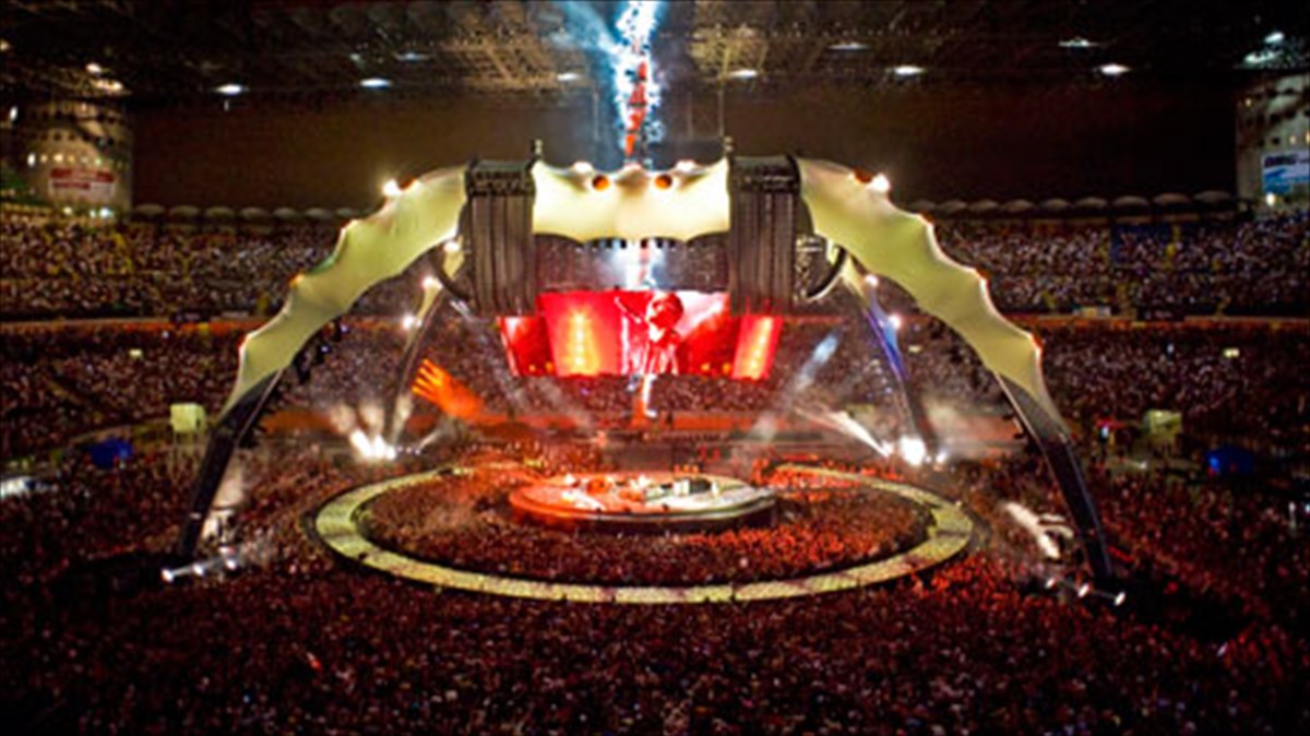 pagkosmia-protia-gia-tous-u2