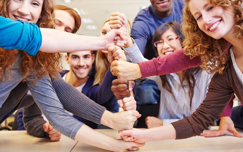 13-tropoi-gia-na-empneusete-tin-empistosuni-stous-allous