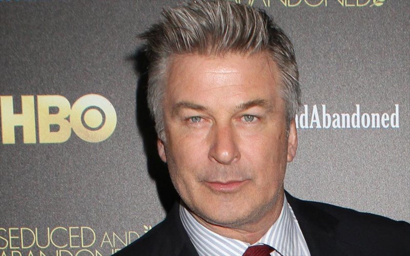 o-alec-baldwin-einai-o-arxigos-tis-cia-arxigos-tis-cia