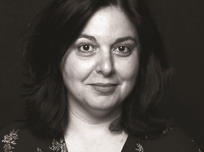 nikaiti-kontouri-kai-emeis-theorousame-oti-eimaste-periousios-laos