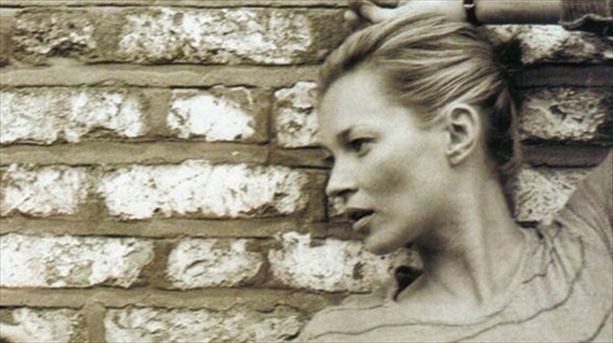 i-kate-moss-sto-eksofullo-tou-neou-diskou-tou-bryan-ferry