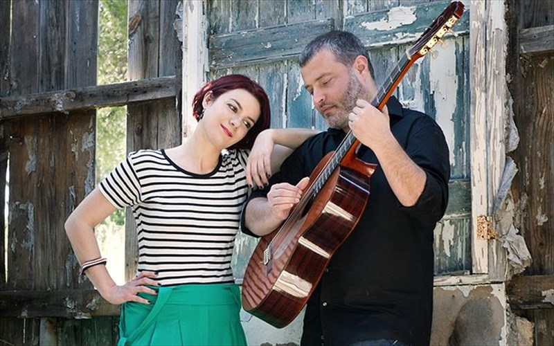 panagiotis-margaris-kai-andriana-mpampali-me-tin-mageia-tis-kitharas