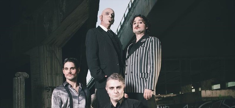 basilis-xaralampopoulos-giannis-kakleas-se-aristofanikes-atrapous