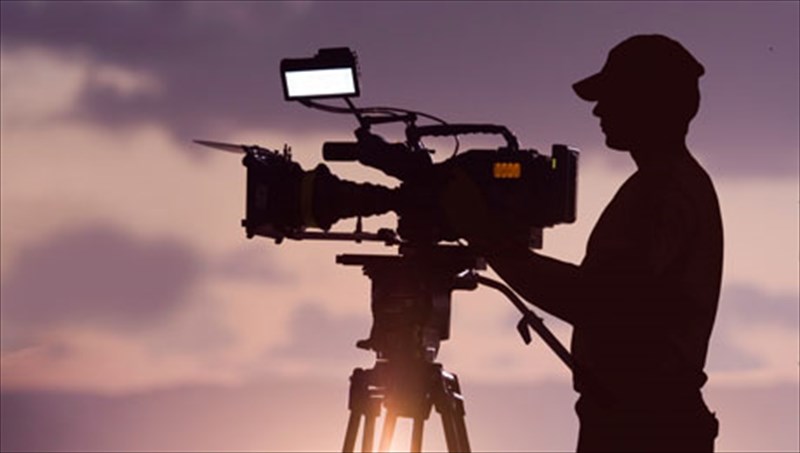 taksidi-stis-kaluteres-tainies-tis-xronias