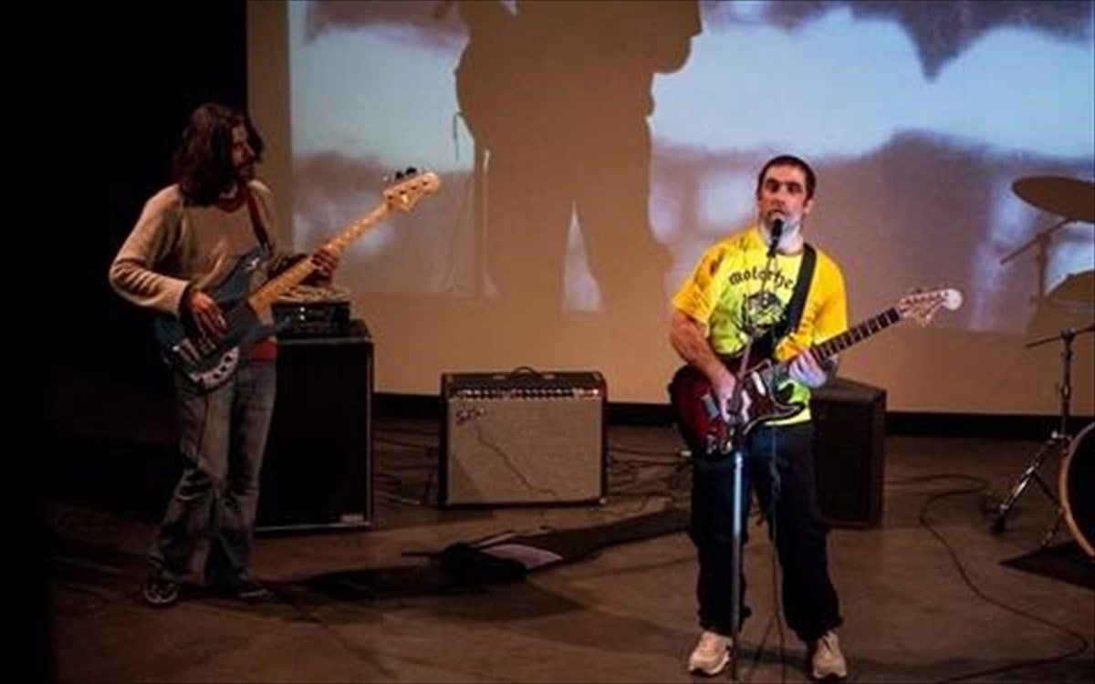 theio-tragi-foto-festibal-athinon-2014