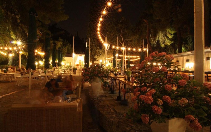 i-giorti-allazei-kai-to-giortazei