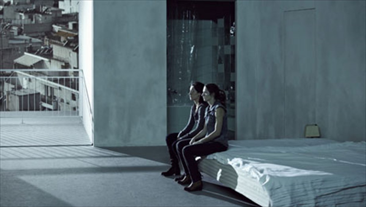 kritiki-theatroumesa-tou-dimitri-papaioannou