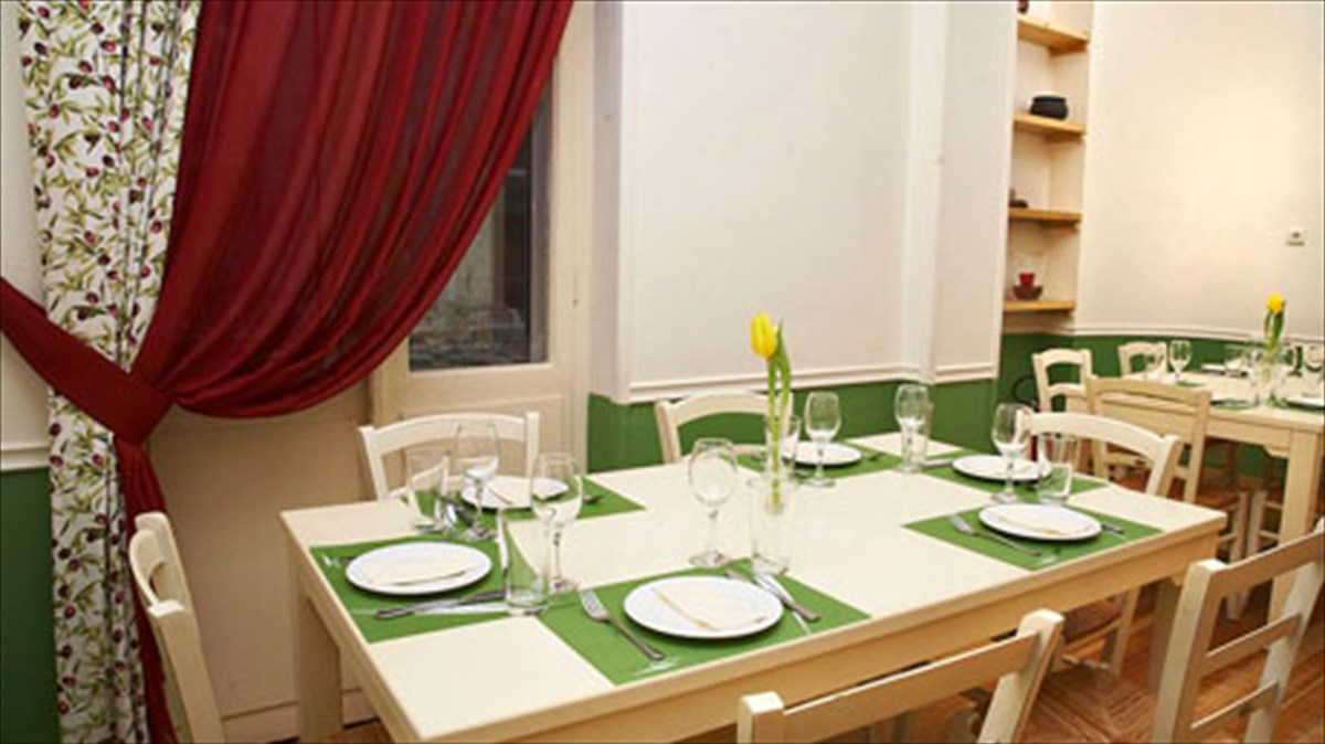 manimani-ena-estiatorio-pou-tha-to-kratate-maniatiko