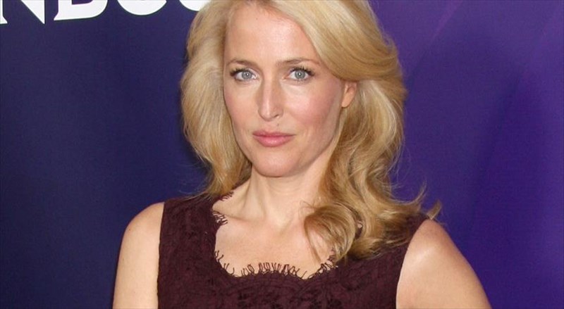gillian-anderson-i-star-ton-x-files-upoduetai-tin-mplans-ntumpoua-star-ton-x-files-upoduetai-tin-mplans-ntumpoua