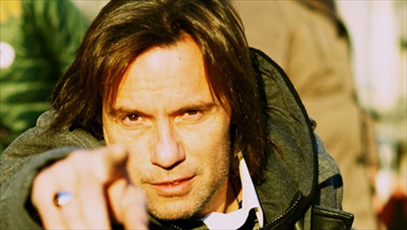 o-stratos-tzortzoglou-proskalei-talenta-etoima-gia-ola