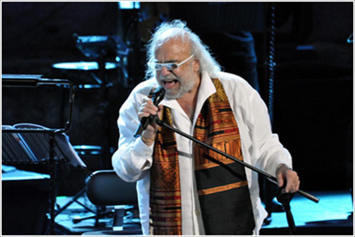 being-demis-sunexeia