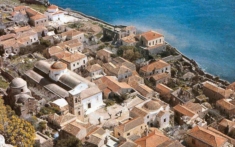 arxaiologika-topia-tis-ellados-se-ekthesi-fotografias-sti-monembasia