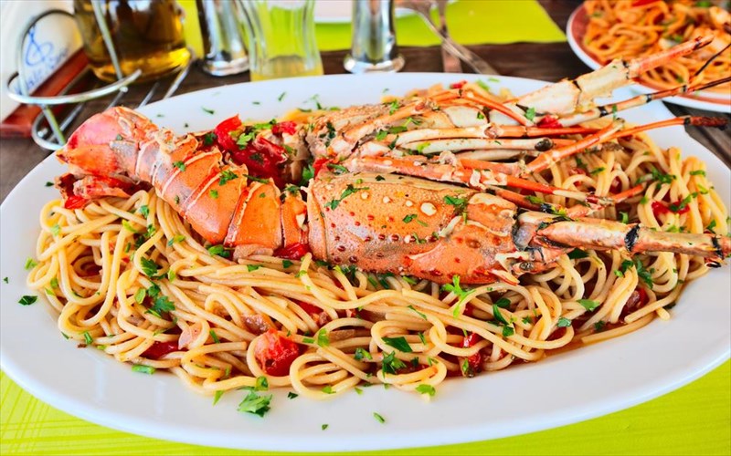 tessera-kalokairina-fagita-pou-mas-duskoleuoun