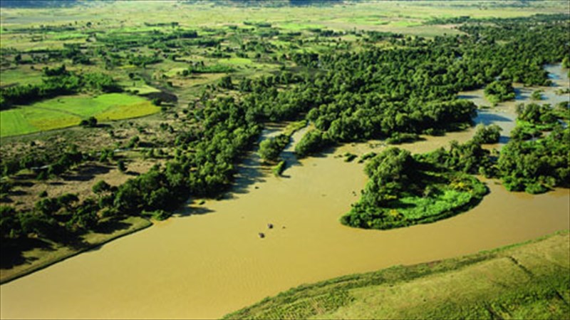 ta-mustiria-tou-neilou-sto-planitario