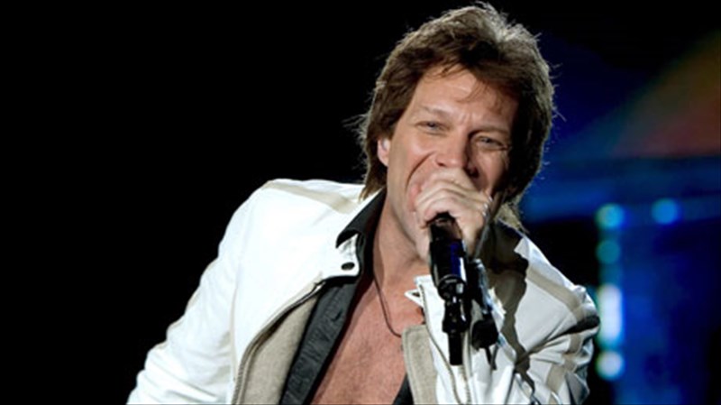 ena-estiatorio-gia-tin-krisi-dia-xeiros-Jon-bon-Jovi