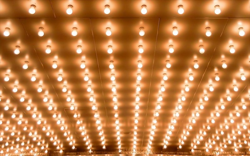 allages-kai-anakatatakseis-sto-theatriko-xarti-tis-neas-sezon