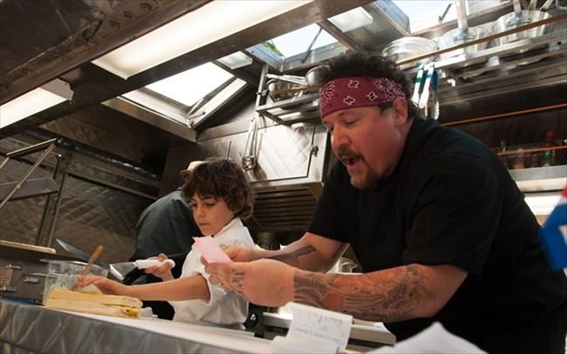 stin-kouzina-me-ton-Jon-favreau