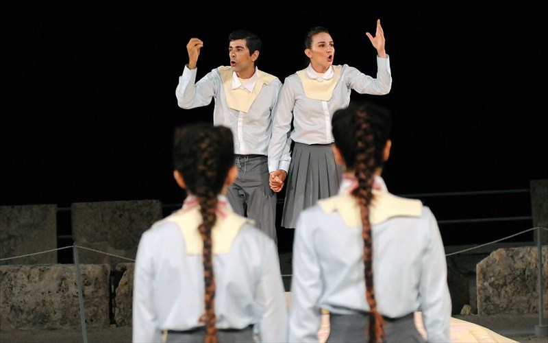 oi-epanalipseis-polusuzitimenon-parastaseon-tou-festibal-athinon-kai-epidaurou