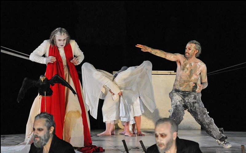 perses-kthbe-kritiki-theatrou