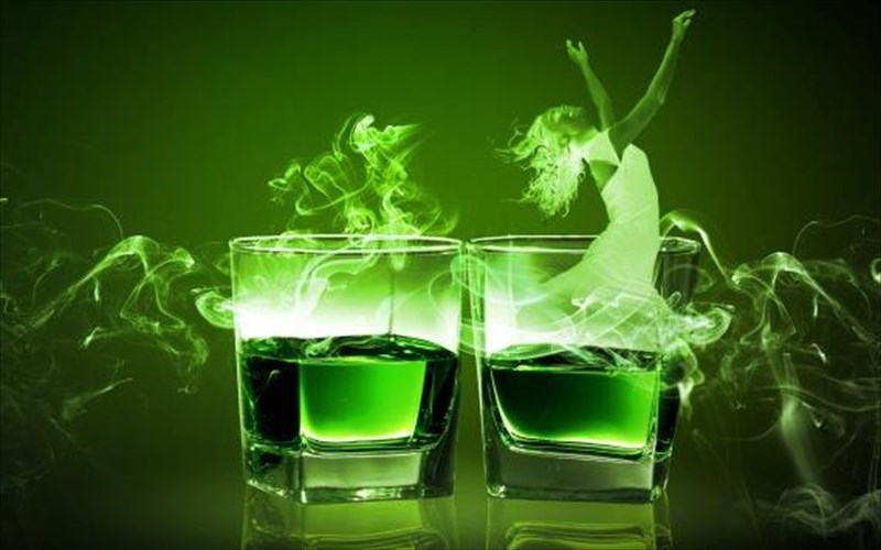 to-apsenti-paei-polu-sta-cocktails