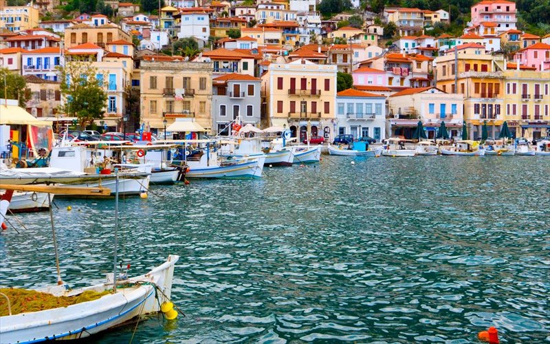 gutheio-bolta-se-ena-limani-me-maniatiko-aroma