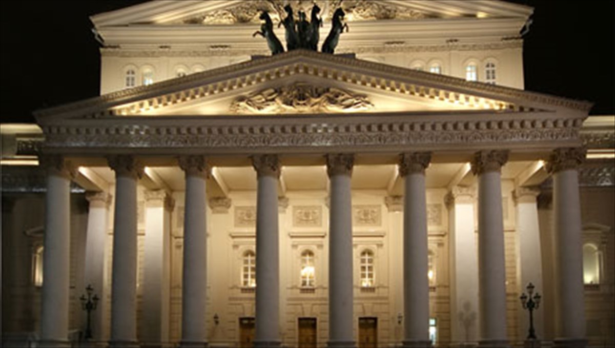 i-anagennisi-tou-theatrou-mpolsoi