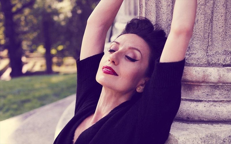 i-luz-casal-simera-sto-irodeio