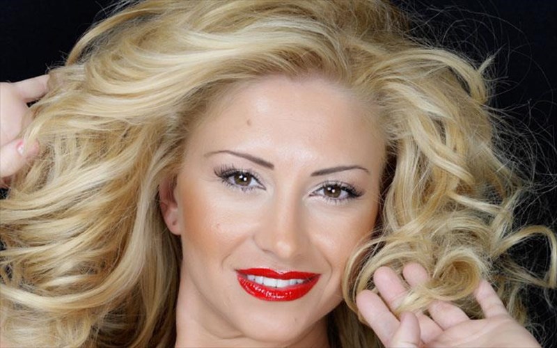 live-me-tin-katerina-kourentzi-sto-xutirio