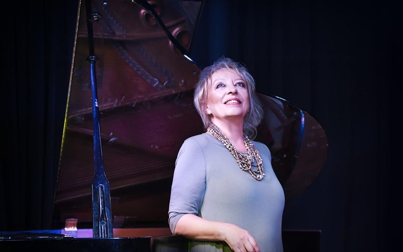 i-aleka-kanellidou-pragmatopoiei-taksidi-sto-oneiro