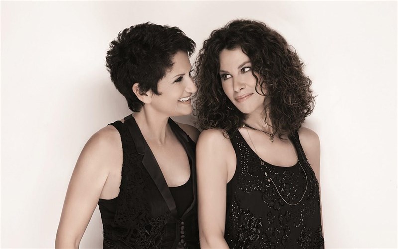 protopsalti-ki-arbanitaki-epistrefoun-stin-athina