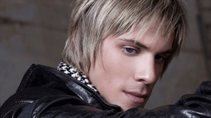 nuxtes-me-thea-tin-paraliaki