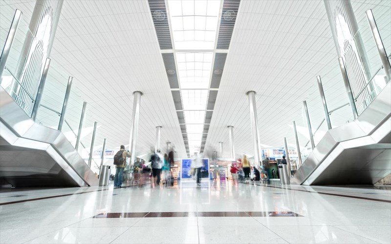 to-ntoumpai-bazei-mpros-gia-to-megalutero-aerodromio-ston-kosmo