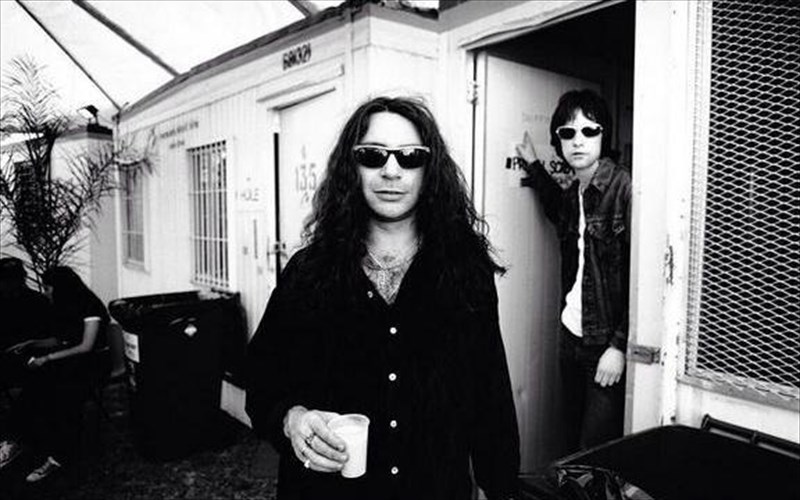 efuge-o-kitharistas-ton-primal-scream-robert-throb-young-kitharistas-ton-primal-scream-robert-throb-young