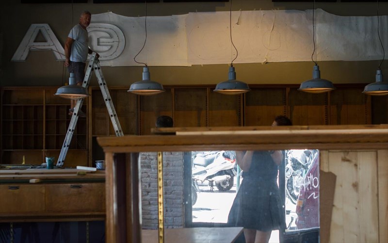 to-enarktirio-parti-tou-tesla-bar-sto-bios