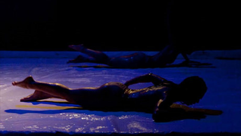 o-frankestain-zontaneuei-gia-duo-akomi-parastaseis