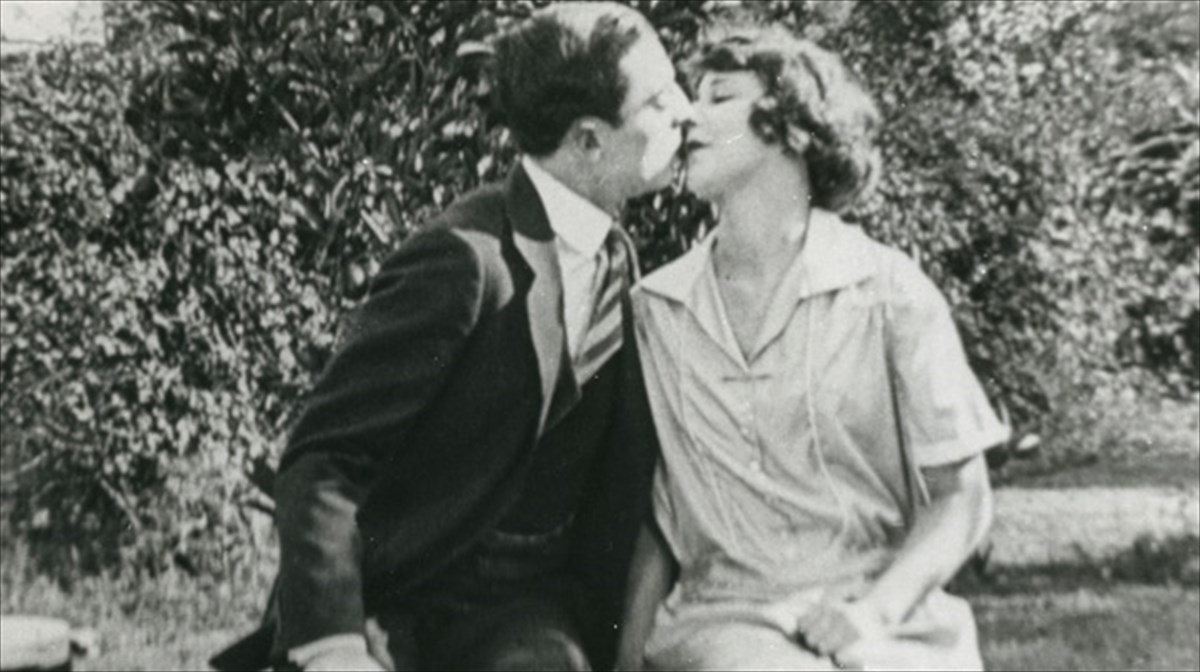 apo-ti-mustiriodi-gkarmpo-os-ton-tsarli-tsaplin